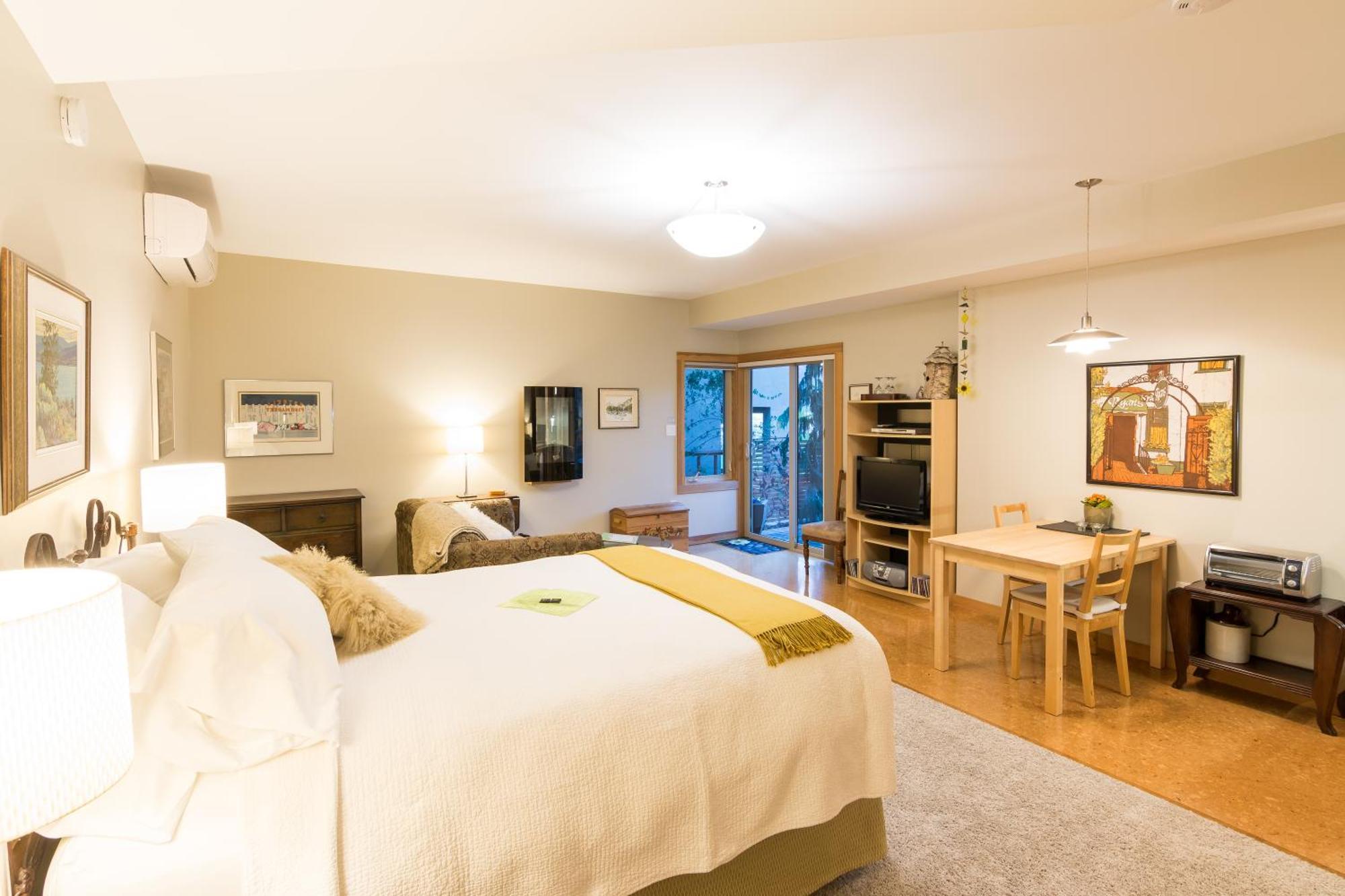 Cormier'S Studio Guest Suites Penticton Exterior foto
