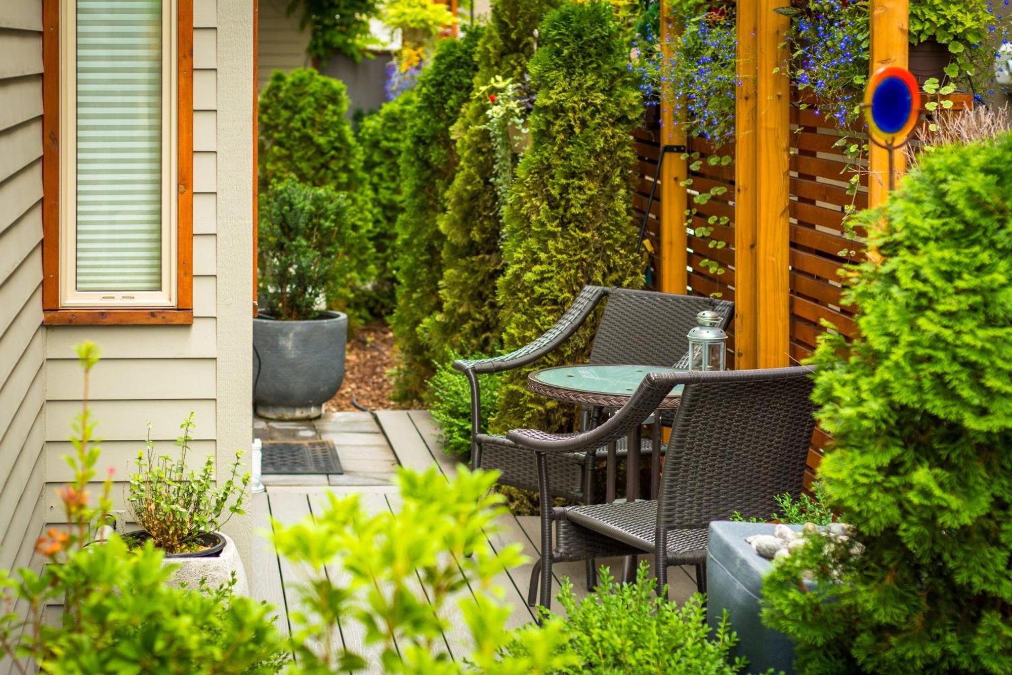 Cormier'S Studio Guest Suites Penticton Exterior foto
