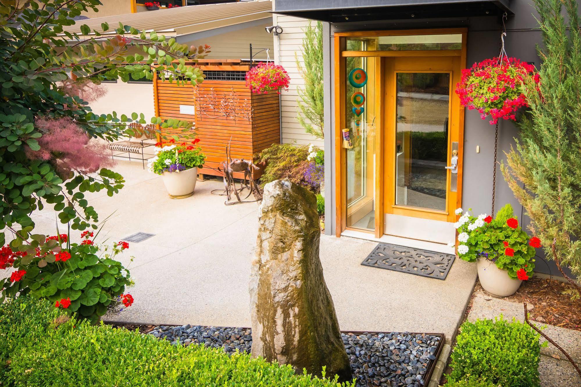 Cormier'S Studio Guest Suites Penticton Exterior foto