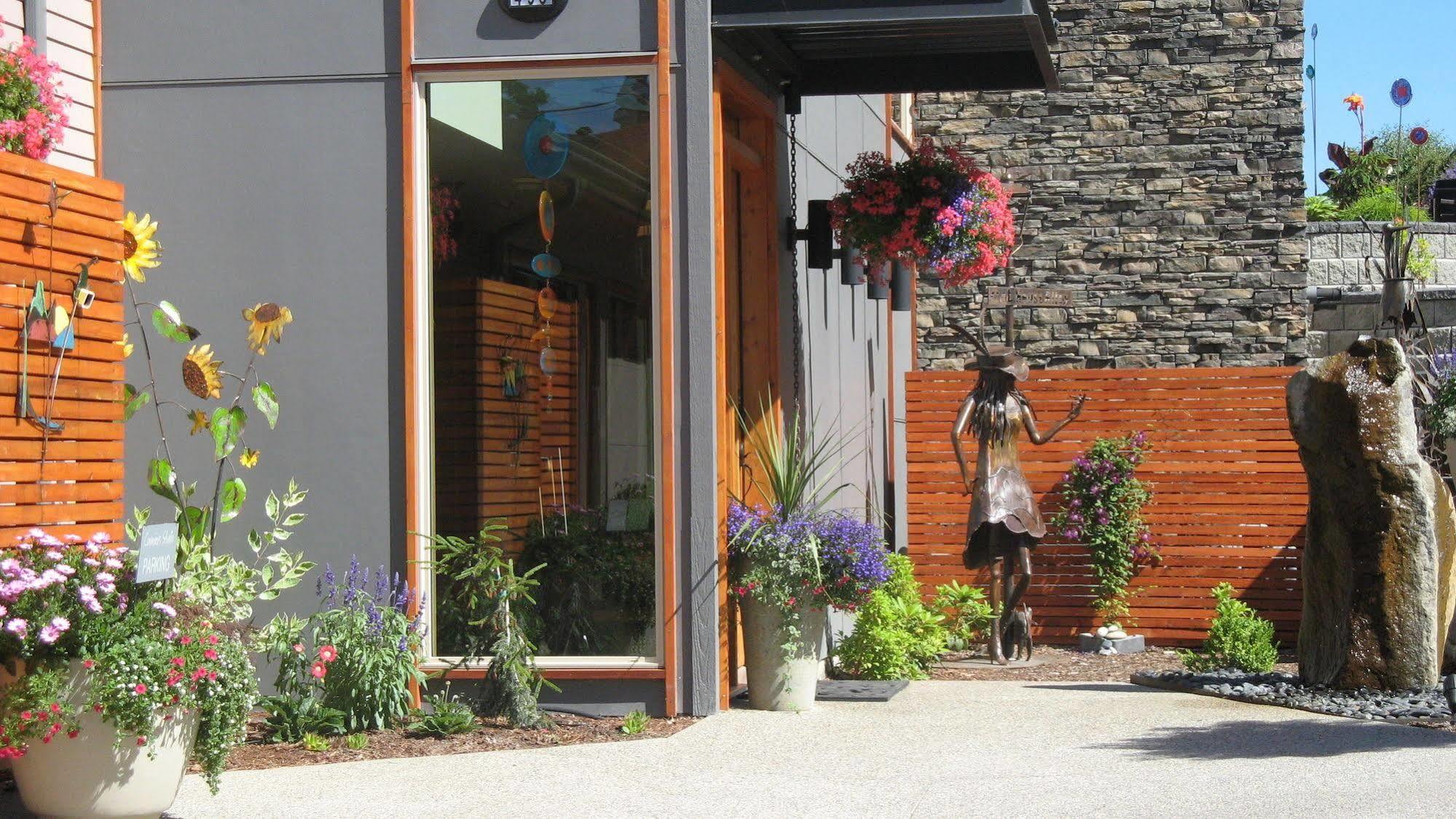 Cormier'S Studio Guest Suites Penticton Exterior foto
